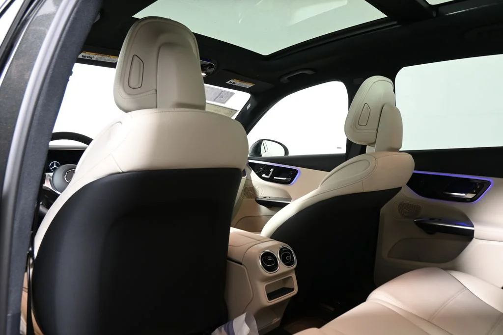 Used 2027 Gray Mercedes-Benz GLC 300 image 27