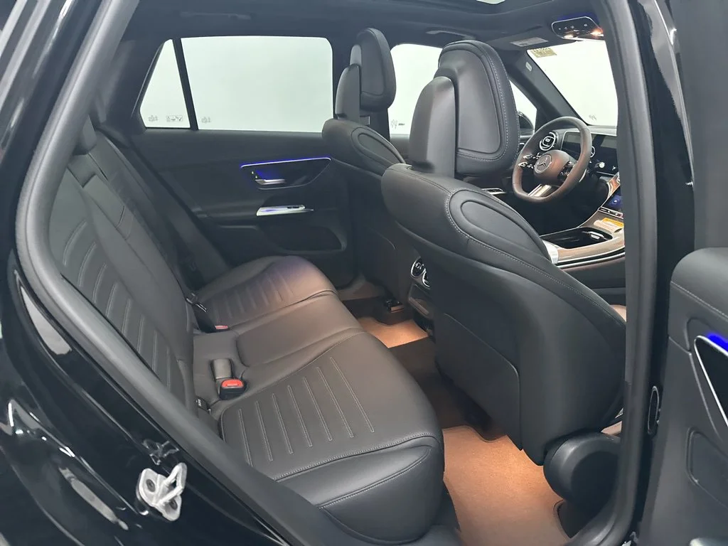Used 2026 Black Mercedes-Benz GLC 300 image 23