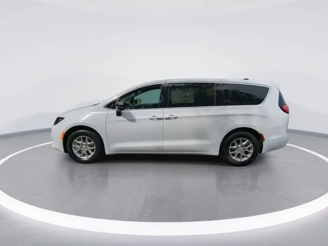 New 2025 Bright White Clear-Coat Exterior Paint Chrysler LX image 5