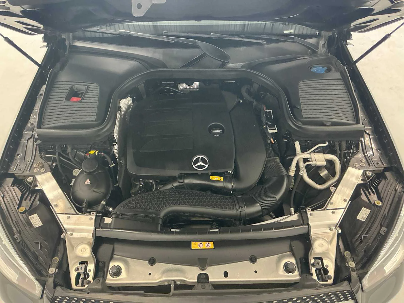 Certified Used 2022 Graphite Grey Metallic Mercedes-Benz GLC 300 image 25