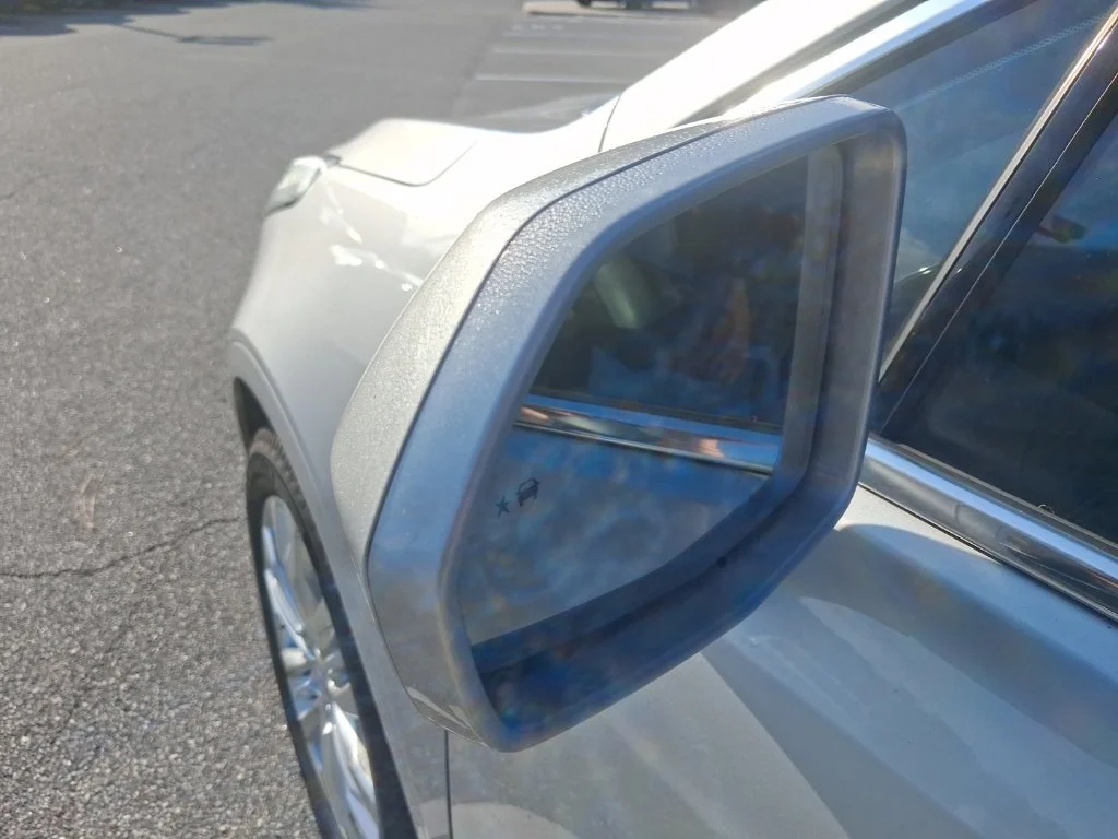 Used 2018 Silver Cadillac Premium Luxury image 19