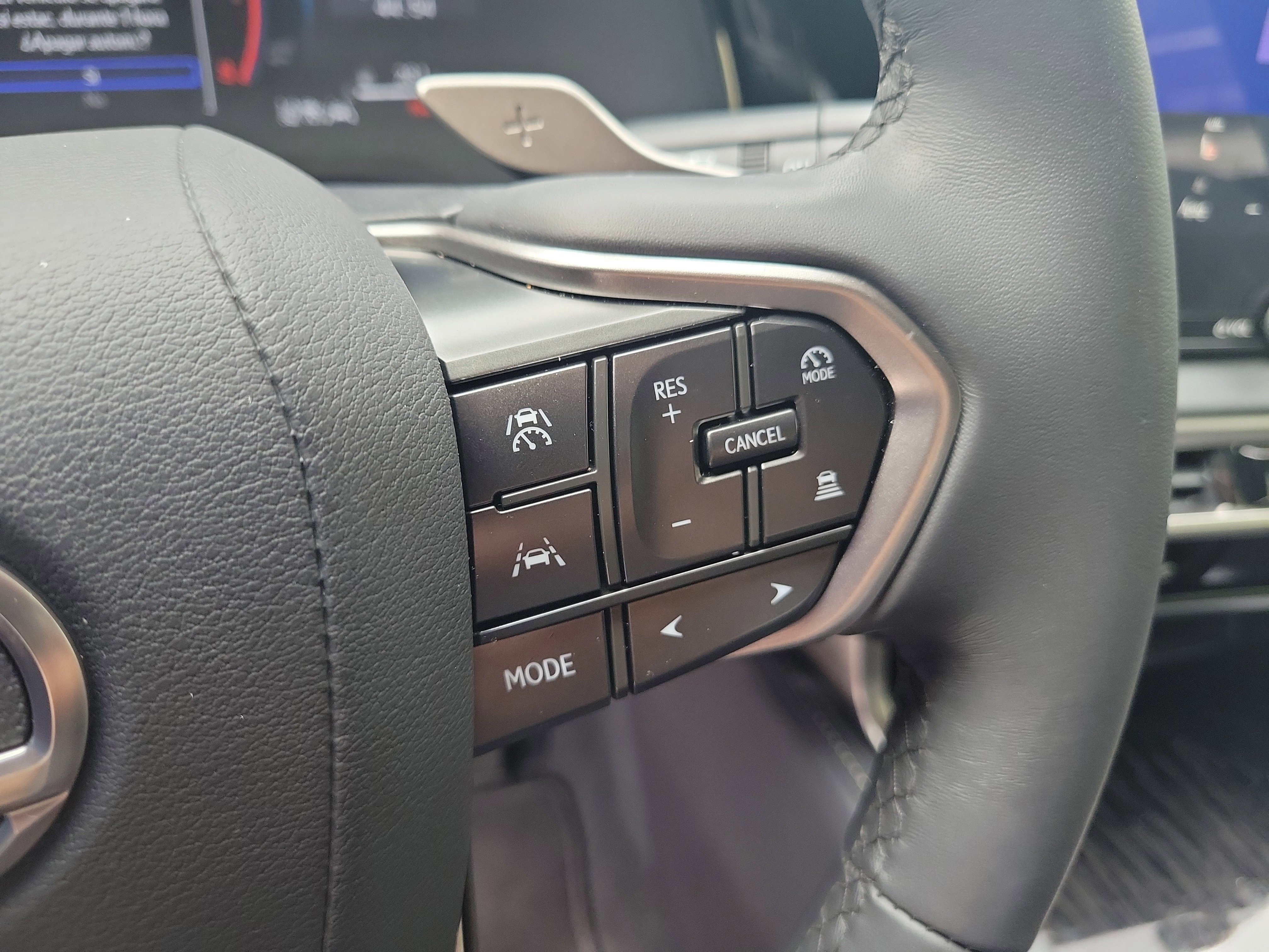 Certified Used 2025 Iridium Lexus RX 350 image 30