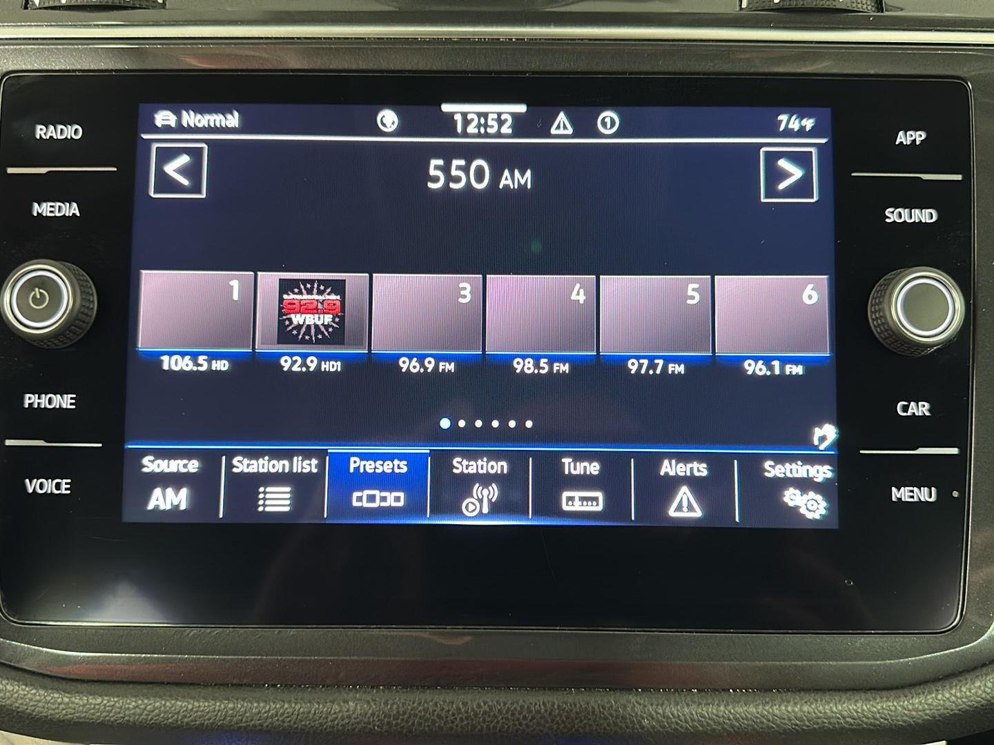 Used 2022 Atlantic Blue Metallic Volkswagen SE image 30