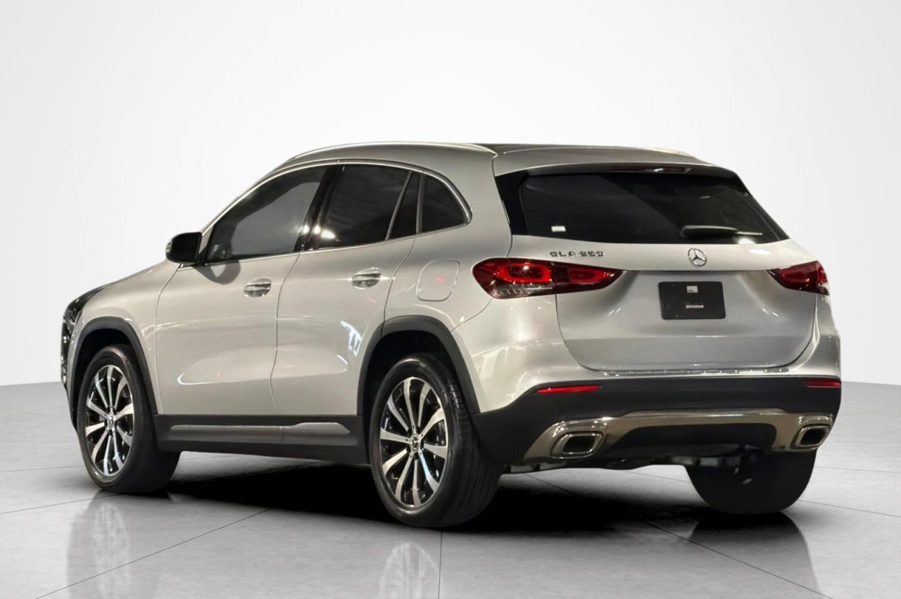 Used 2023 Iridium Silver Metallic Mercedes-Benz GLA 250 image 3