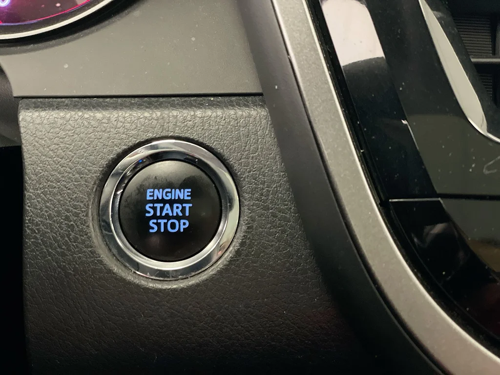 Used 2022  Toyota XSE image 17