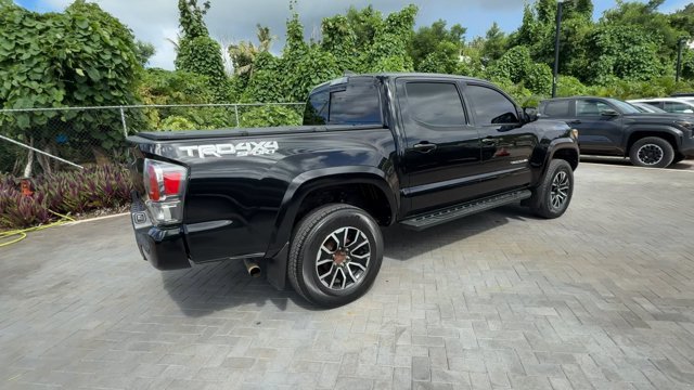 Used 2022  Toyota  image 2