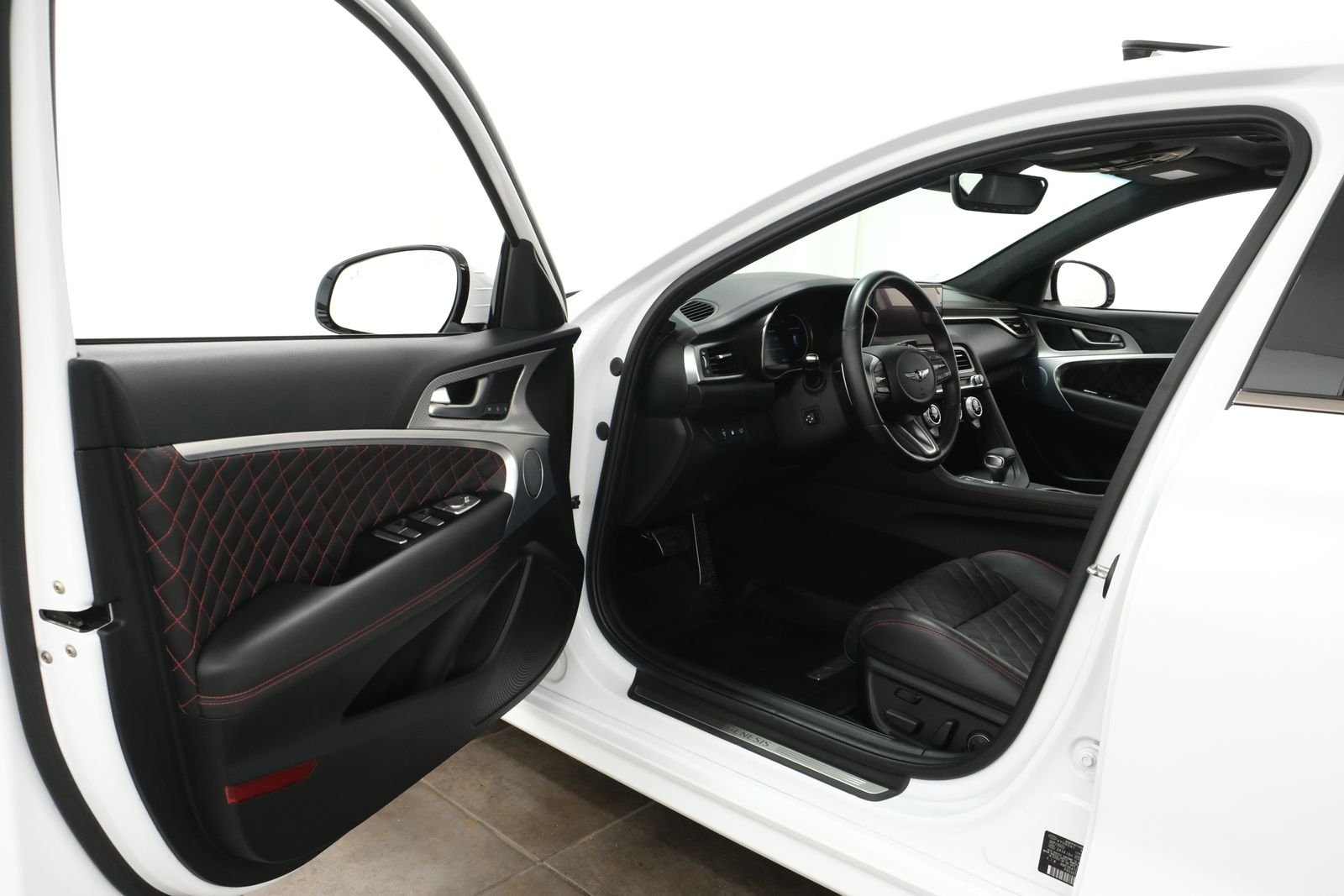 Used 2023 Alta White Genesis 3.3T image 28