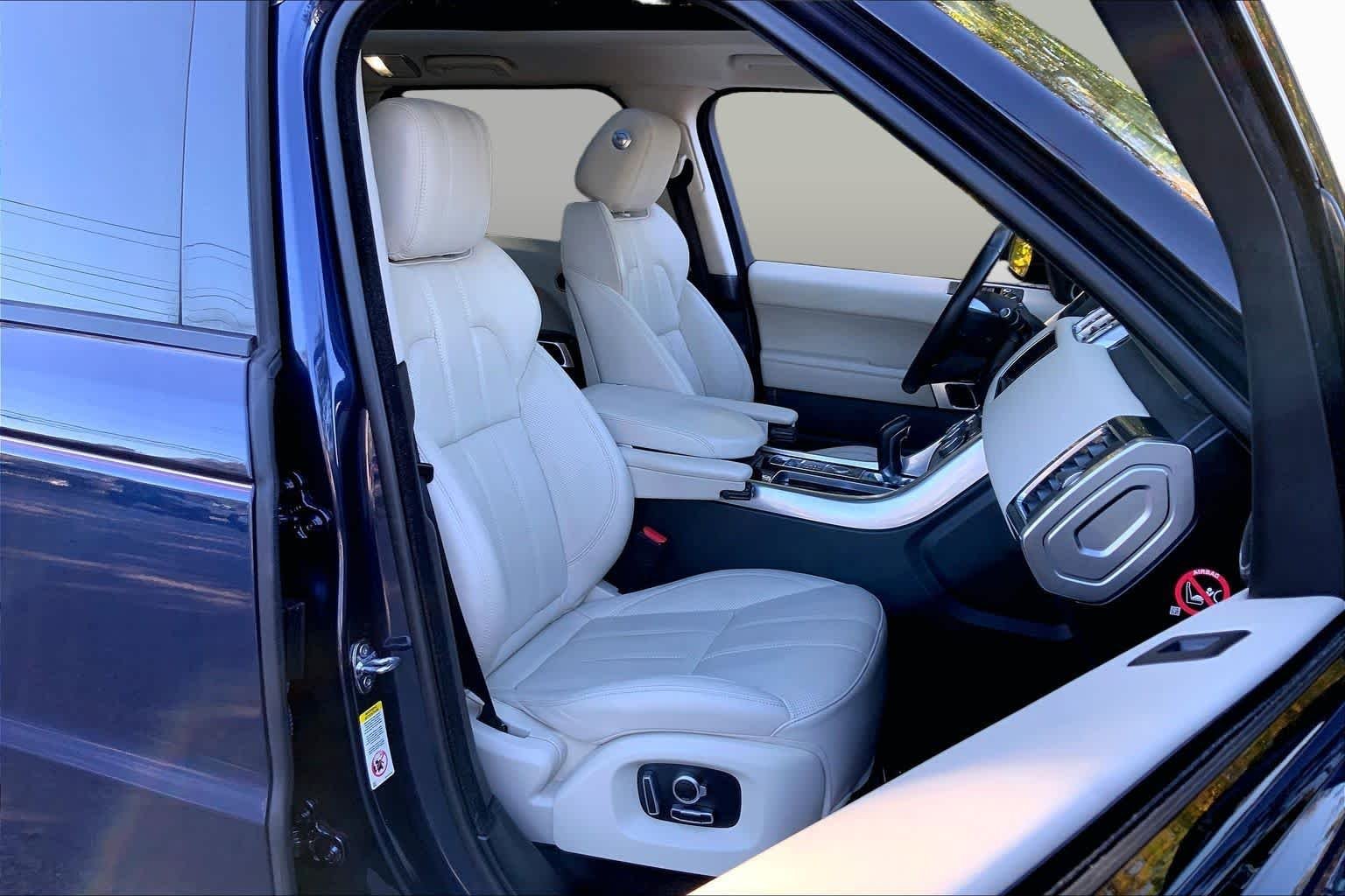 Used 2017 Fuji White Land Rover HSE image 8