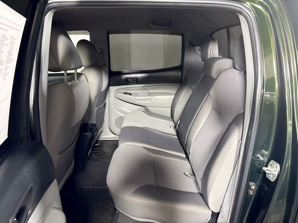 Used 2013 Green Toyota Base image 19