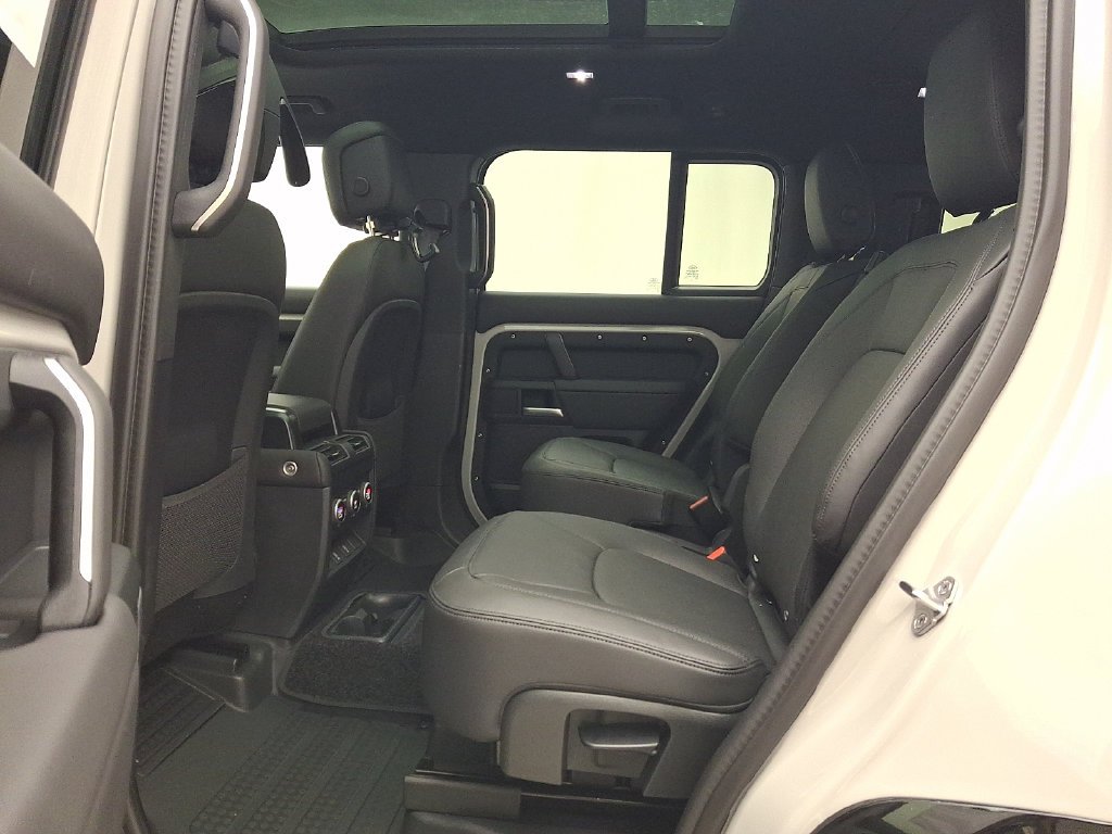New 2026 Borasco Grey Land Rover X-Dynamic SE image 6