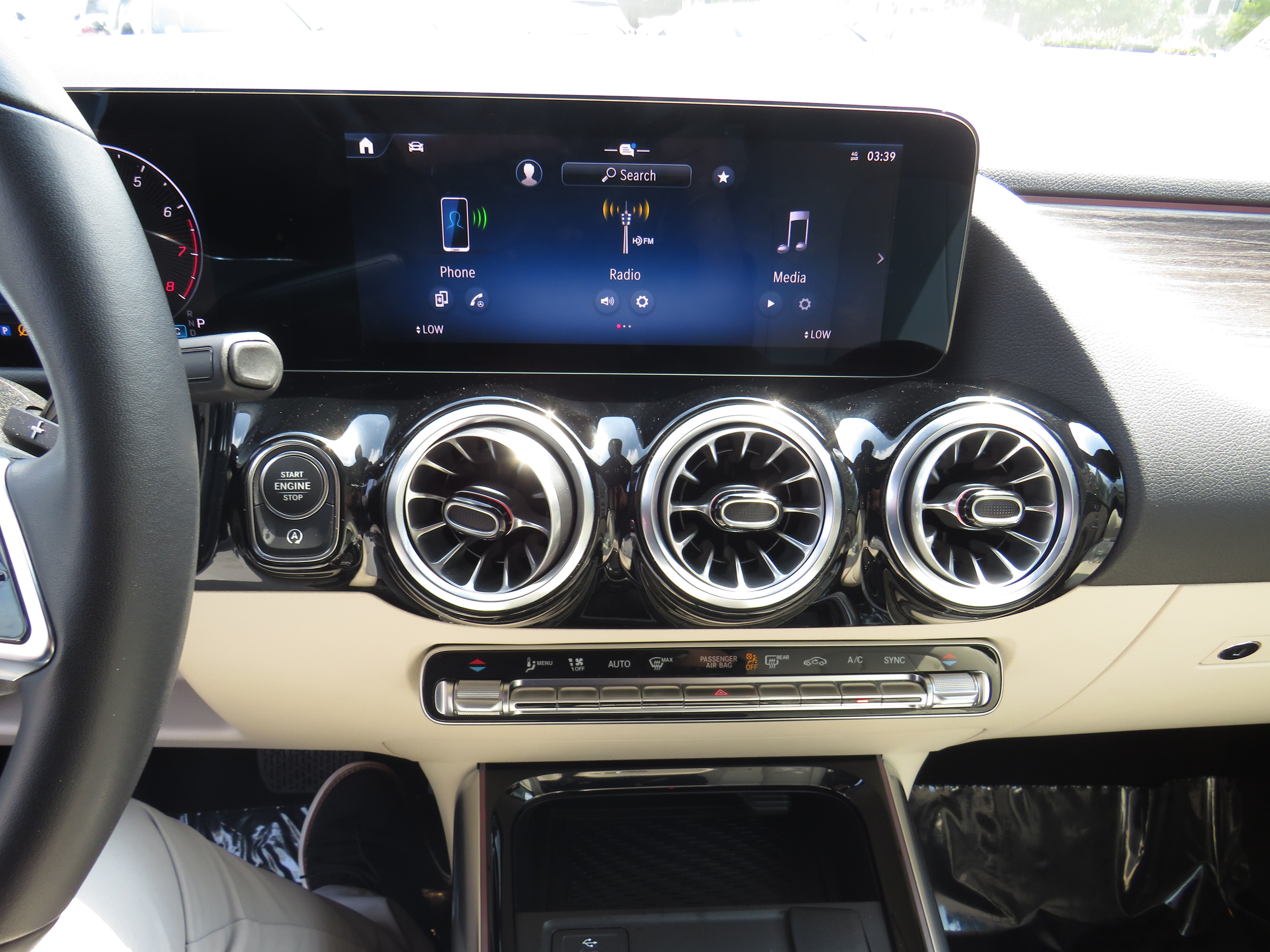 Used 2026 Polar White Mercedes-Benz GLA 250 4MATIC® image 13