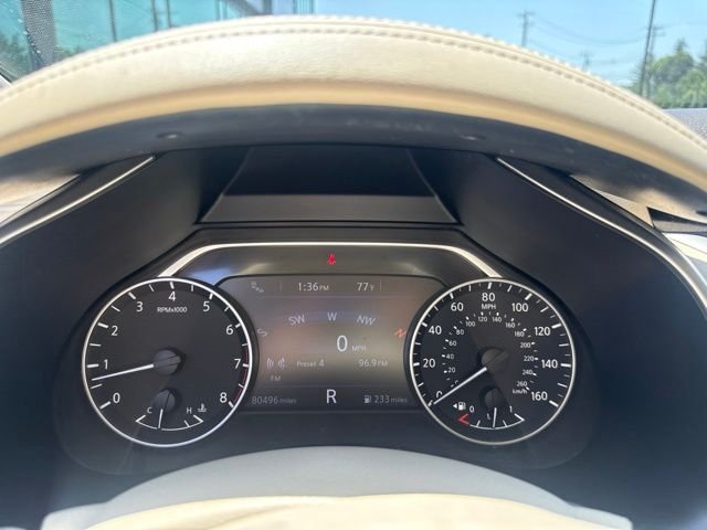 Used 2015 Gray Nissan SL image 21