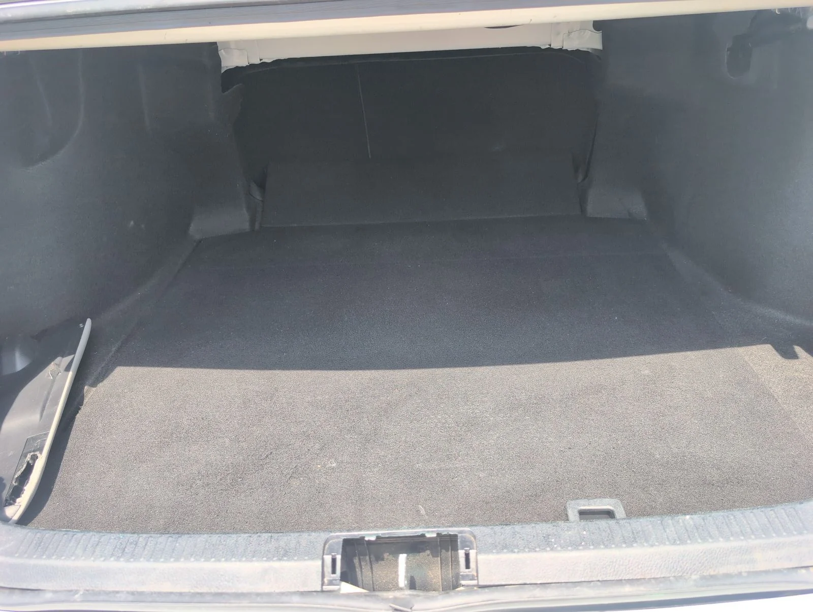 Used 2021 White Toyota LE image 5