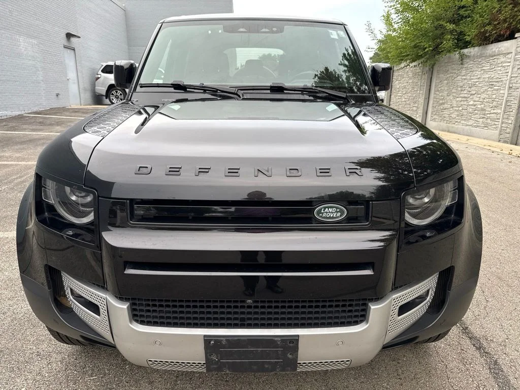 Used 2023 Black Land Rover S image 7