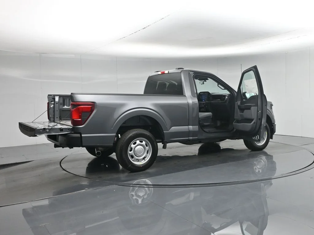 New 2026 Gray Ford XL image 5
