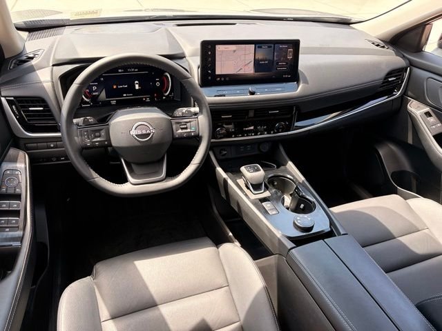 Used 2025 Champagne Silver Metallic Nissan SL image 18