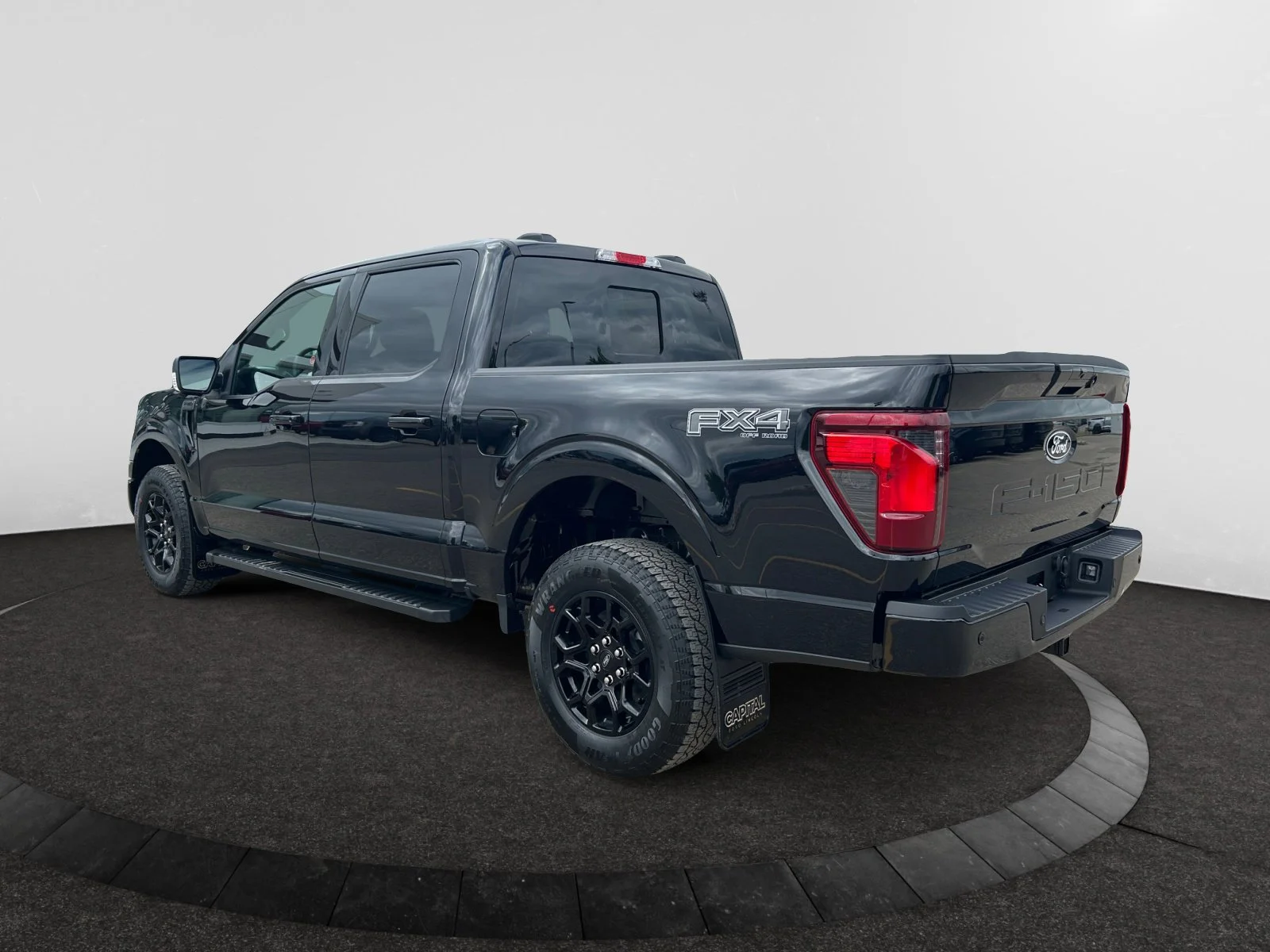 New 2026 Agate Black Metallic Ford XLT image 3