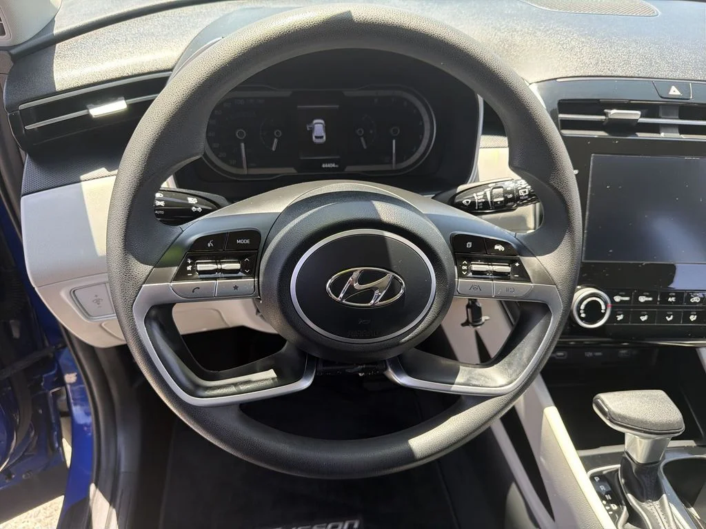 Used 2022 Blue Hyundai SE image 11