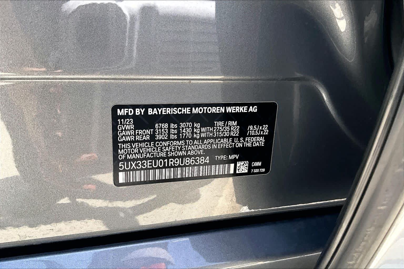 Used 2024 Skyscraper Grey Metallic BMW M60i image 32