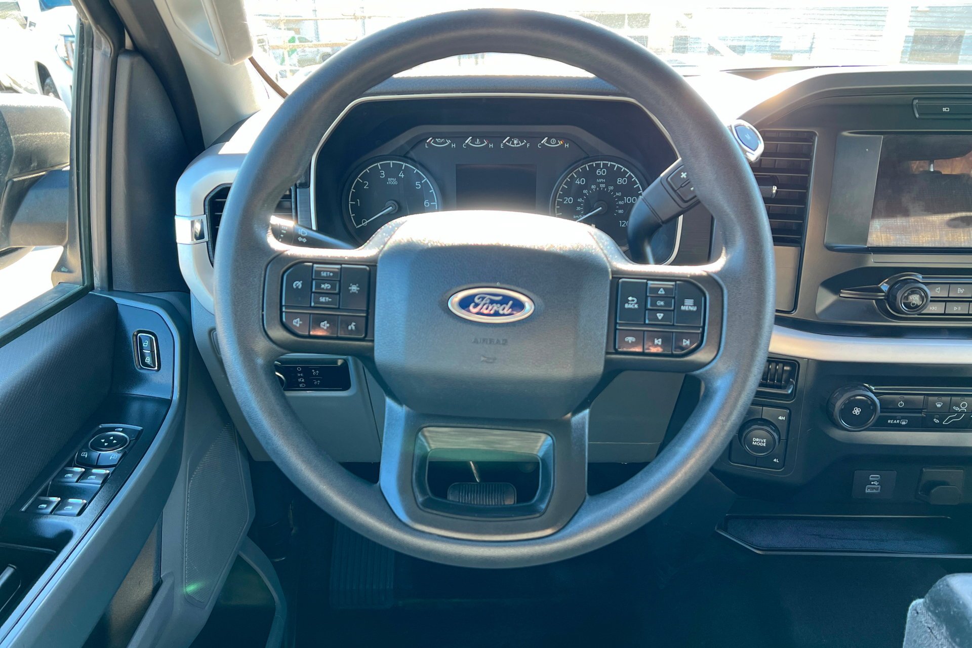 2023 Ford F-150 XLT - Photo 13