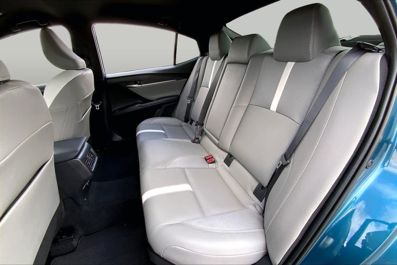 Used 2025 Ocean Gem Toyota SE image 20