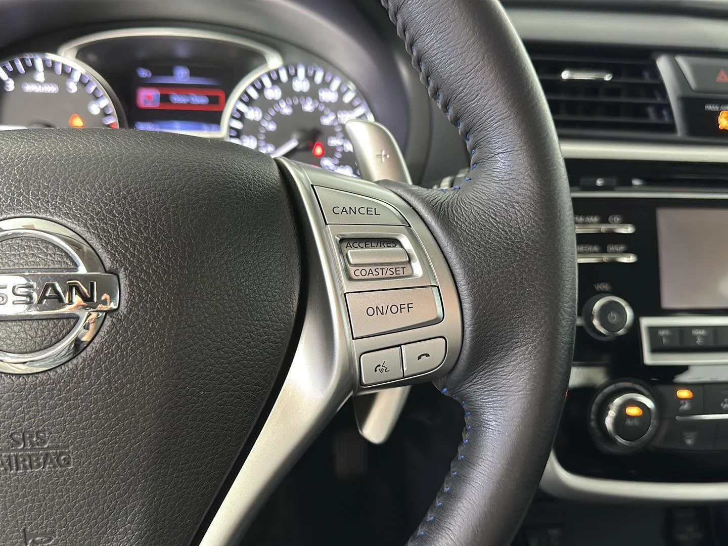 Used 2018 Deep Blue Pearl Nissan 2.5 SR image 18