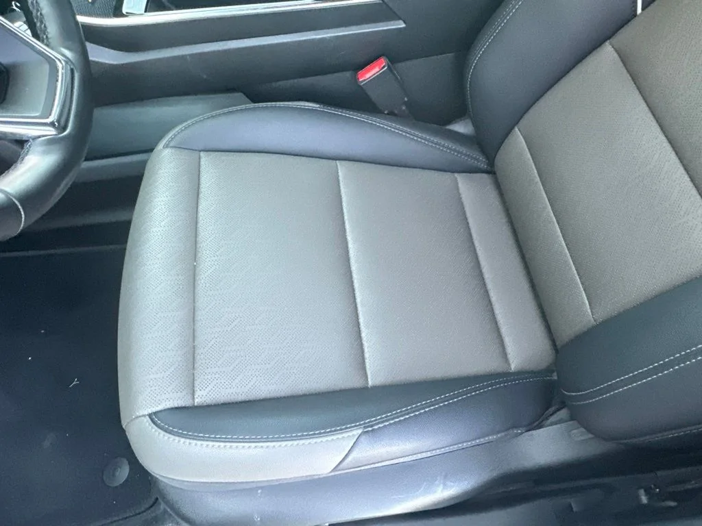 Used 2025 Green Chevrolet LT image 5