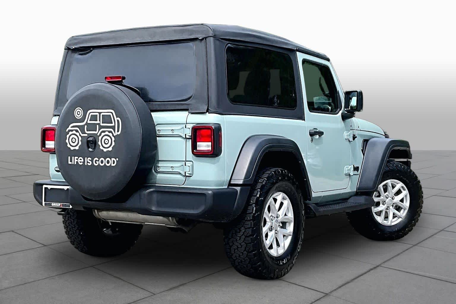 Used 2023 Earl Clearcoat Jeep Sport S image 13