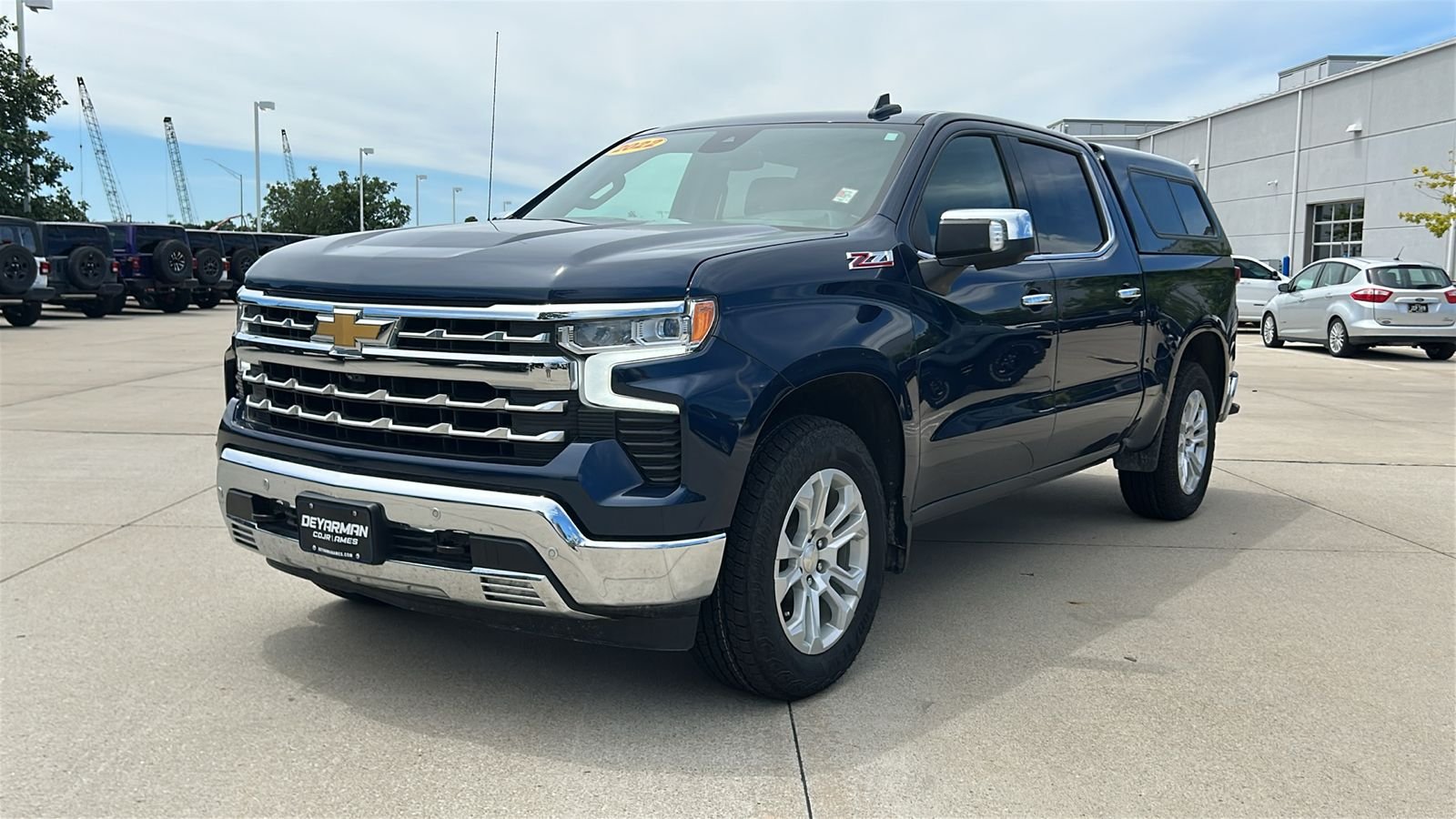 Used 2022 Blue Chevrolet LTZ image 8