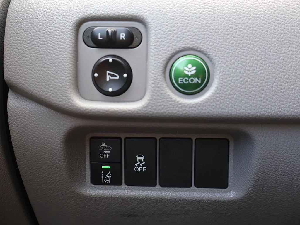 Used 2021 Silver Honda EX image 32