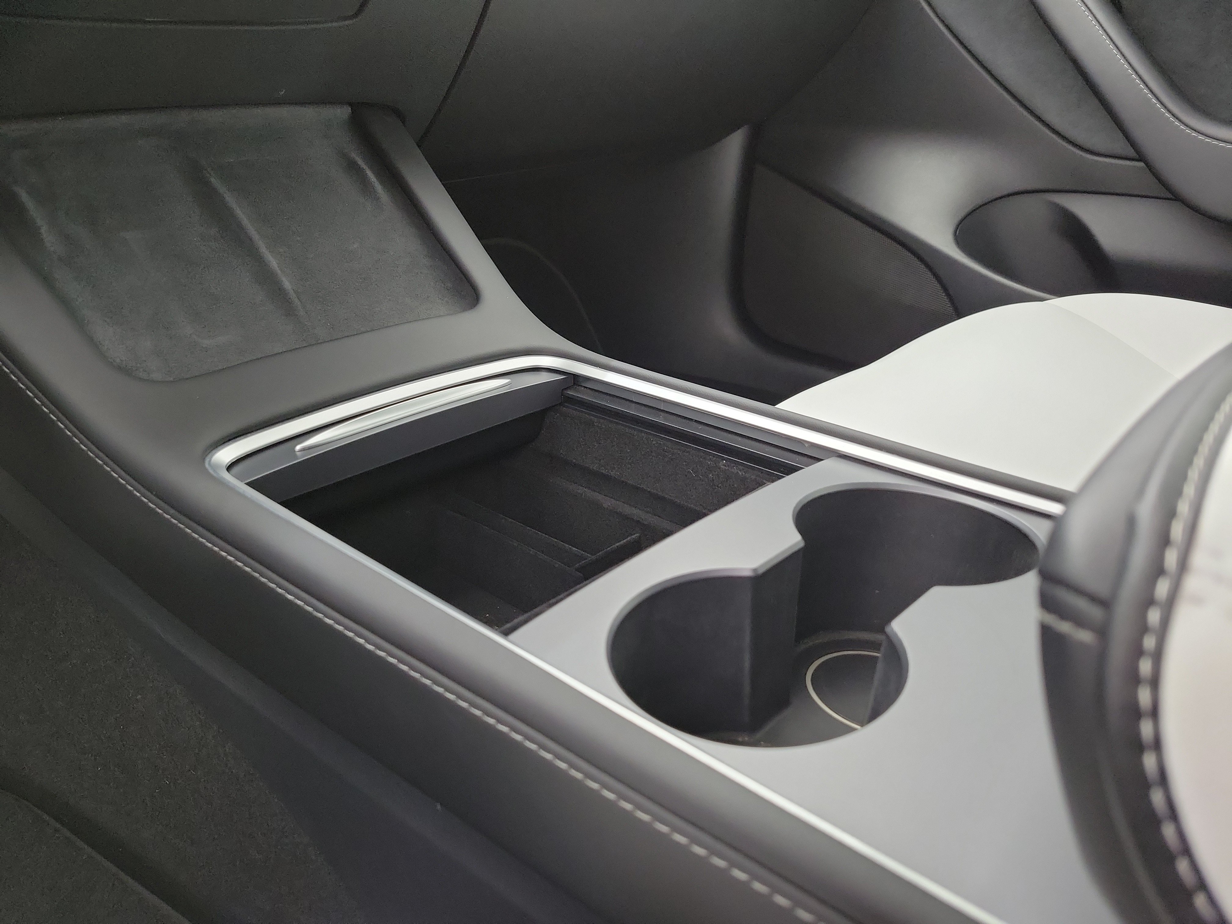 Used 2023  Tesla Performance image 28