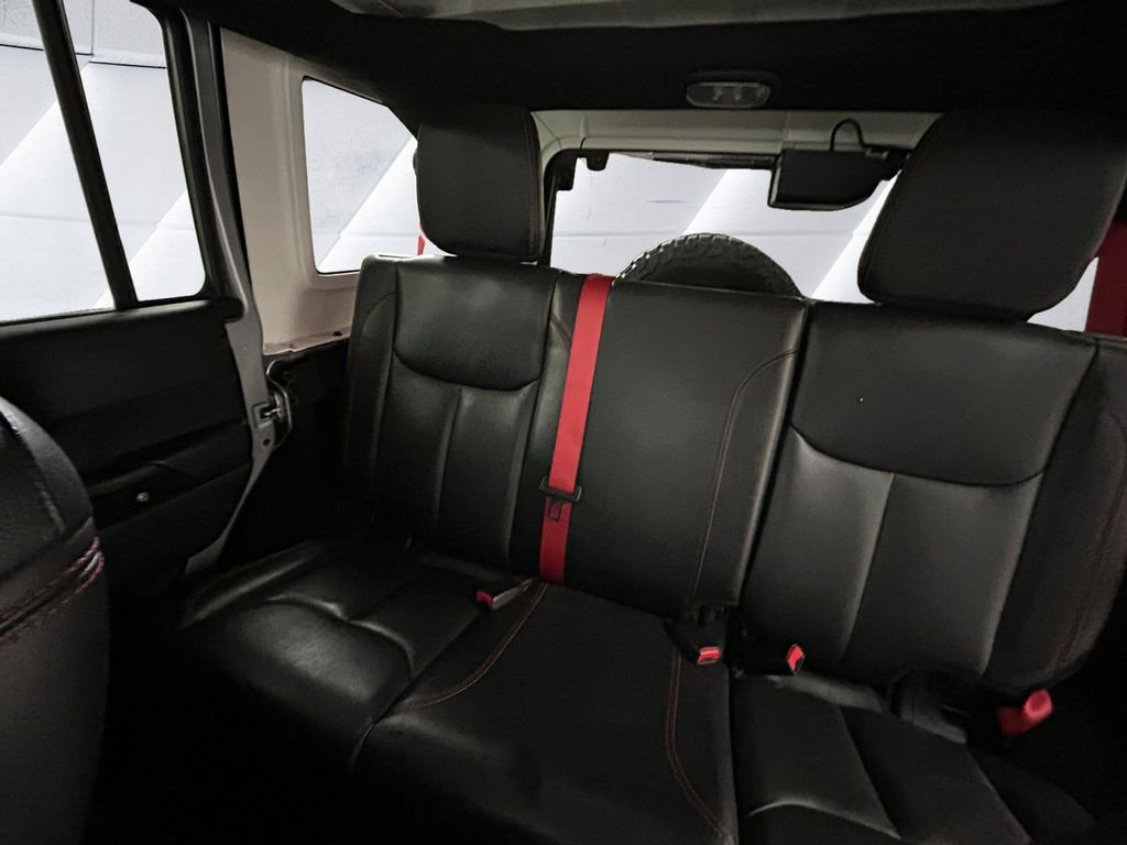 Used 2017 Silver Jeep Unlimited Rubicon Recon image 18
