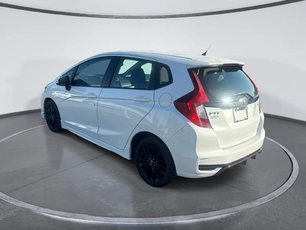 Used 2018  Honda Sport image 4