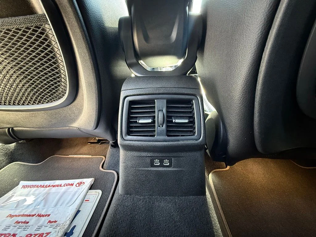 Used 2020 Black BMW sDrive28i image 40