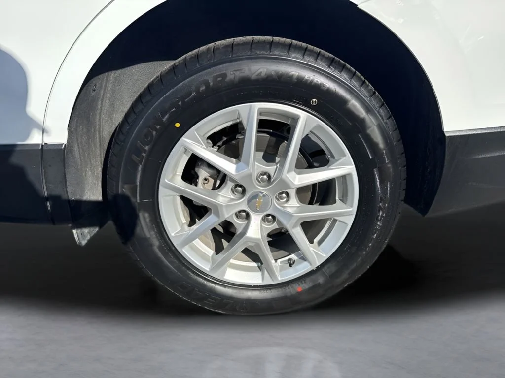 Used 2024 Summit White Chevrolet LT image 36
