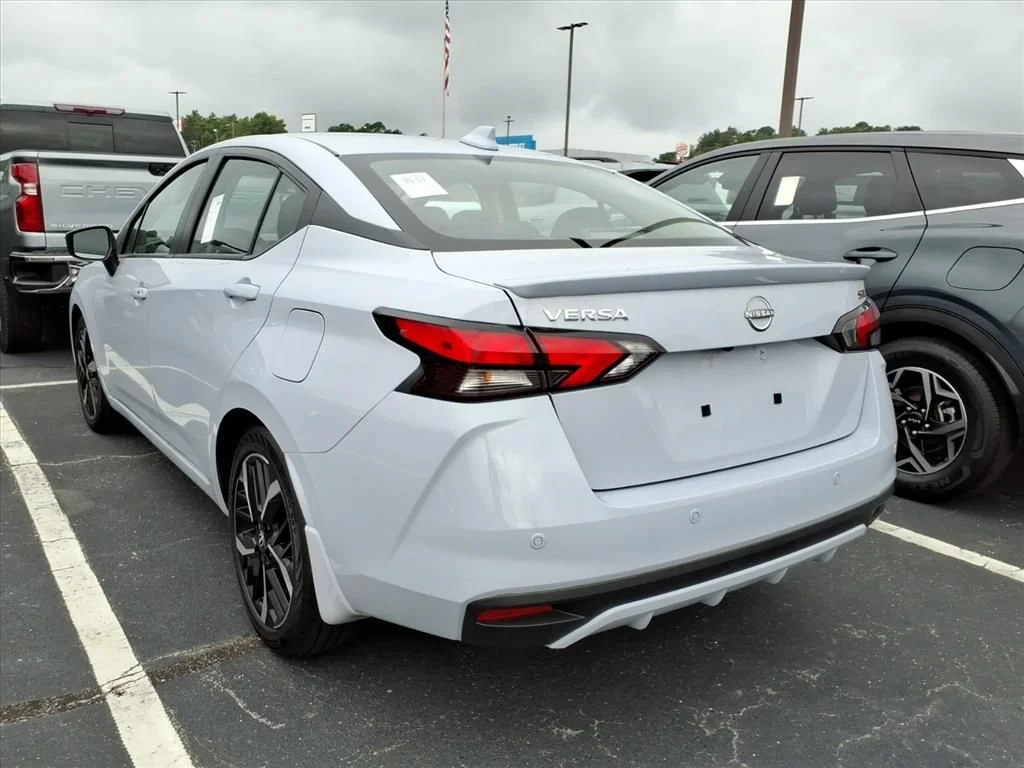 Used 2025 Gray Nissan 1.6 SR image 3