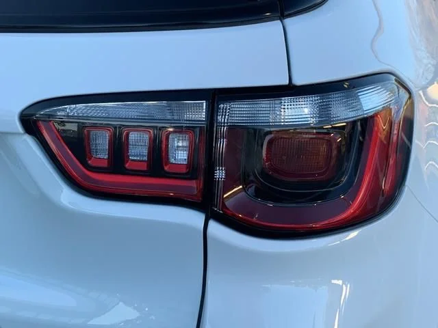 New 2026 White Jeep Latitude image 14