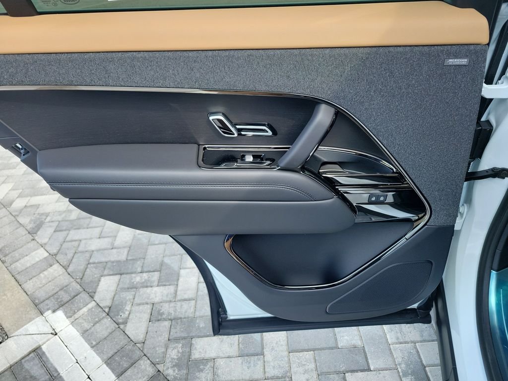 New 2026 Fuji White Land Rover Dynamic SE image 22