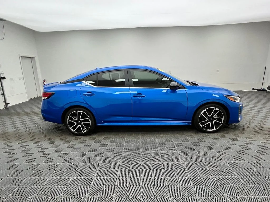 Used 2024 Blue Nissan SR image 7