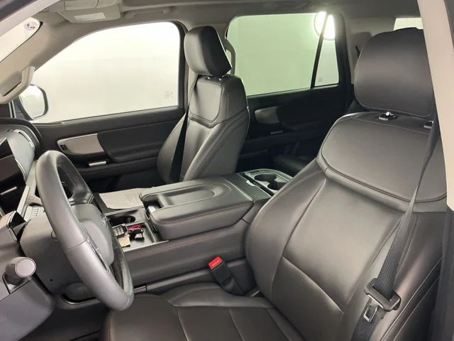 Used 2025 Black Metallic Ford Active image 18