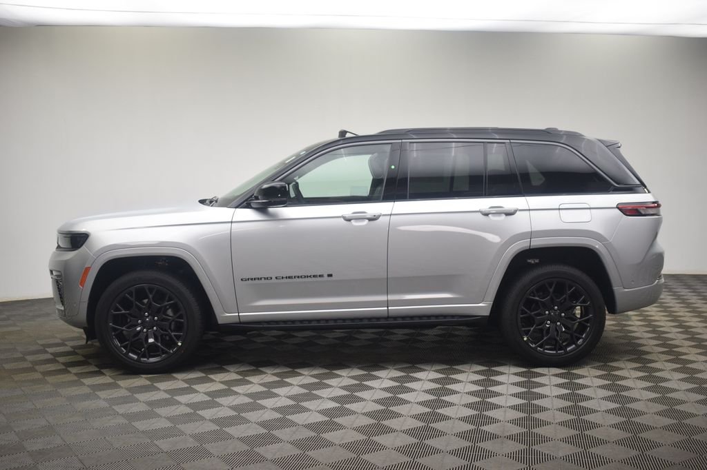 New 2026 Silver Zynith Exterior Paint Jeep Summit image 13