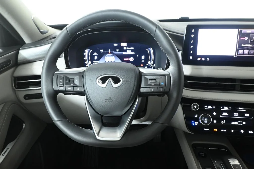 New 2027 Black INFINITI LUXE image 18
