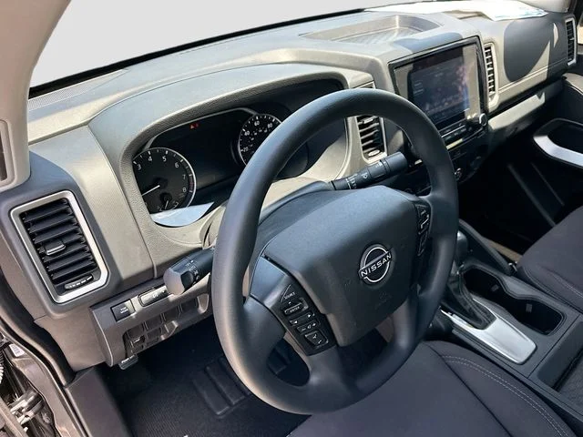 Used 2022 Gray Nissan SV image 9