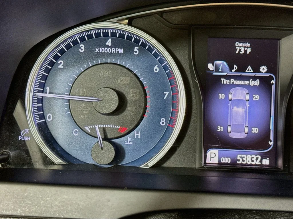 Used 2015 White Toyota XLE image 14