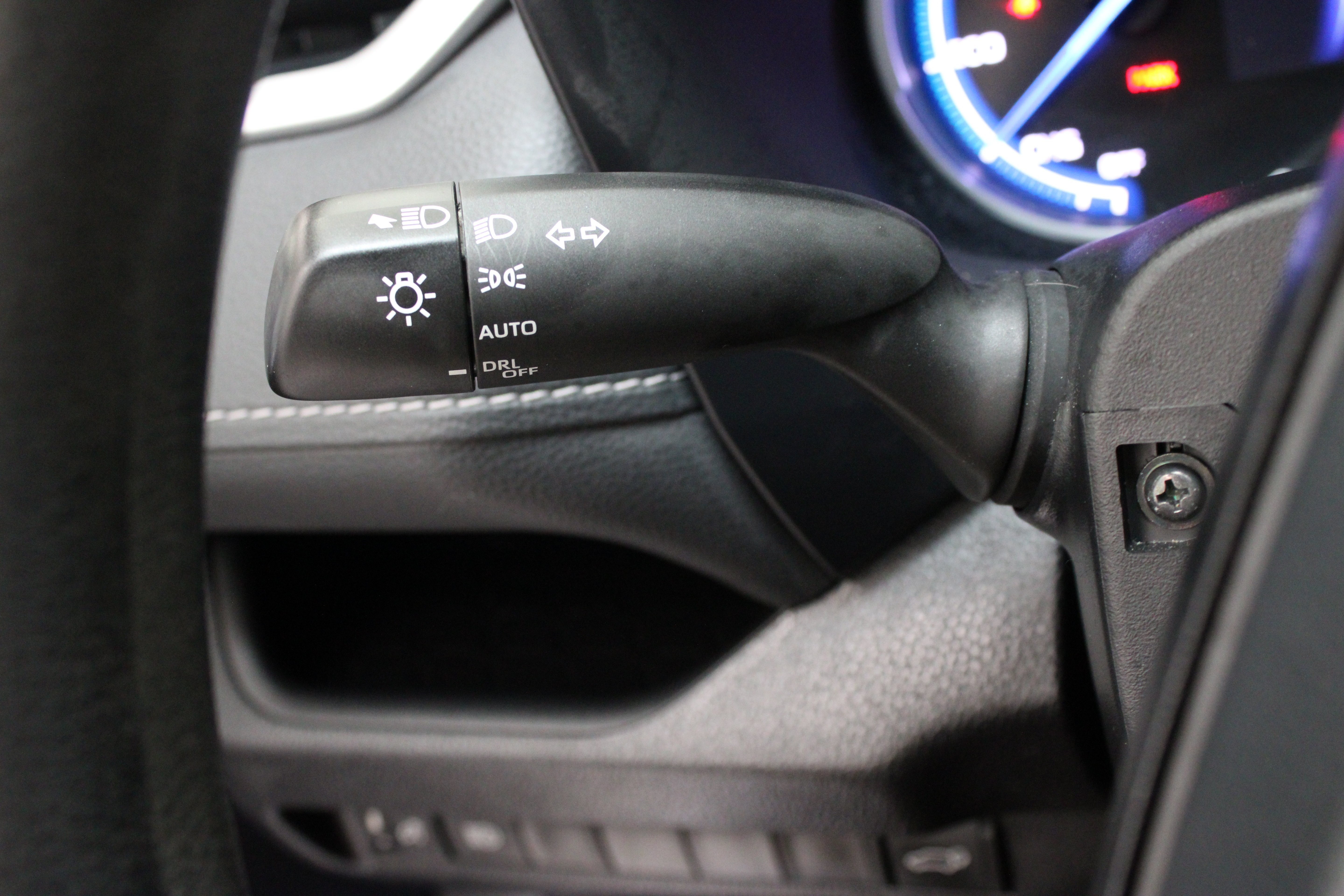 Used 2024 Ice Cap Toyota Hybrid XLE 2.5L image 24