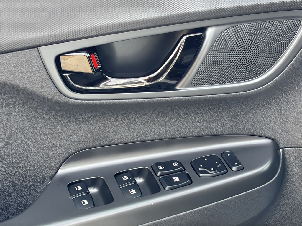 Used 2021 Chalk White Hyundai NIGHT image 16