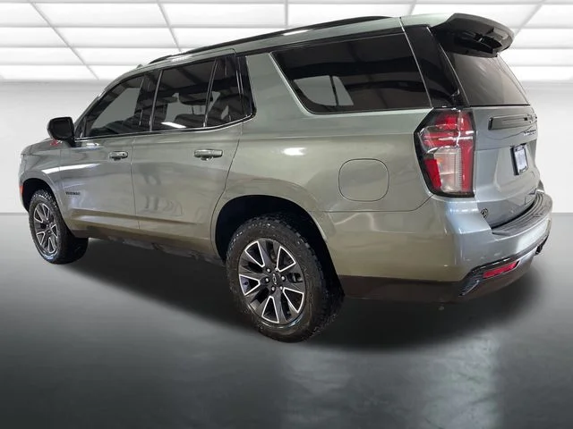 Used 2024 Green Chevrolet Z71 image 3