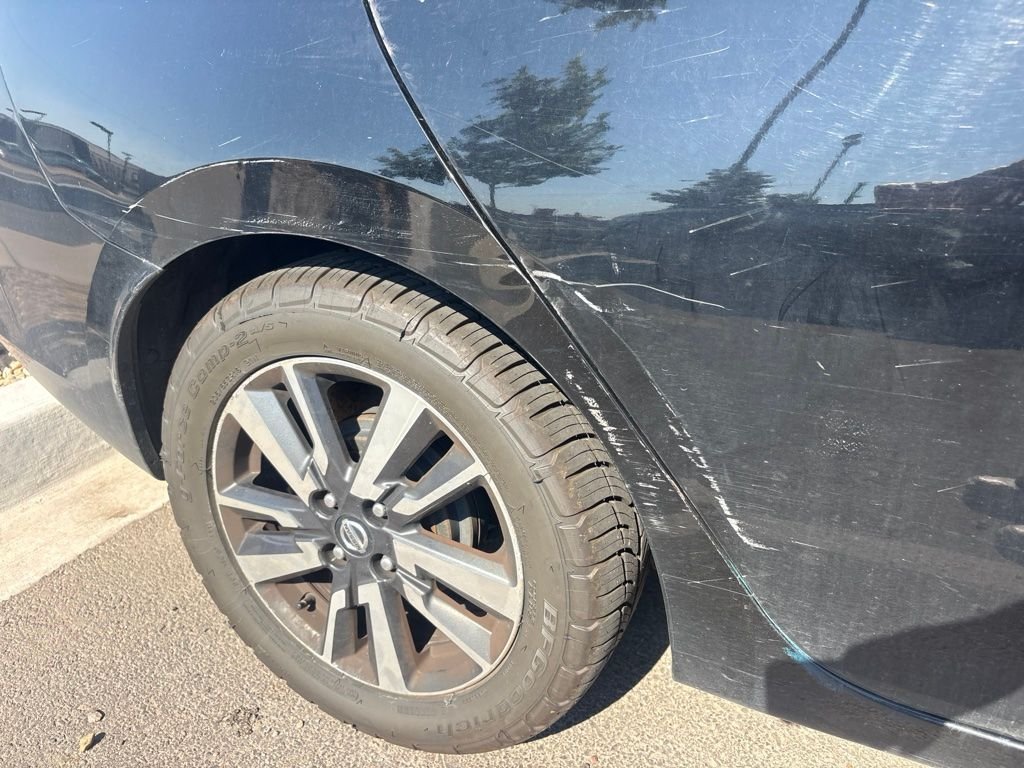 Used 2021 Black Nissan 1.6 SV image 10