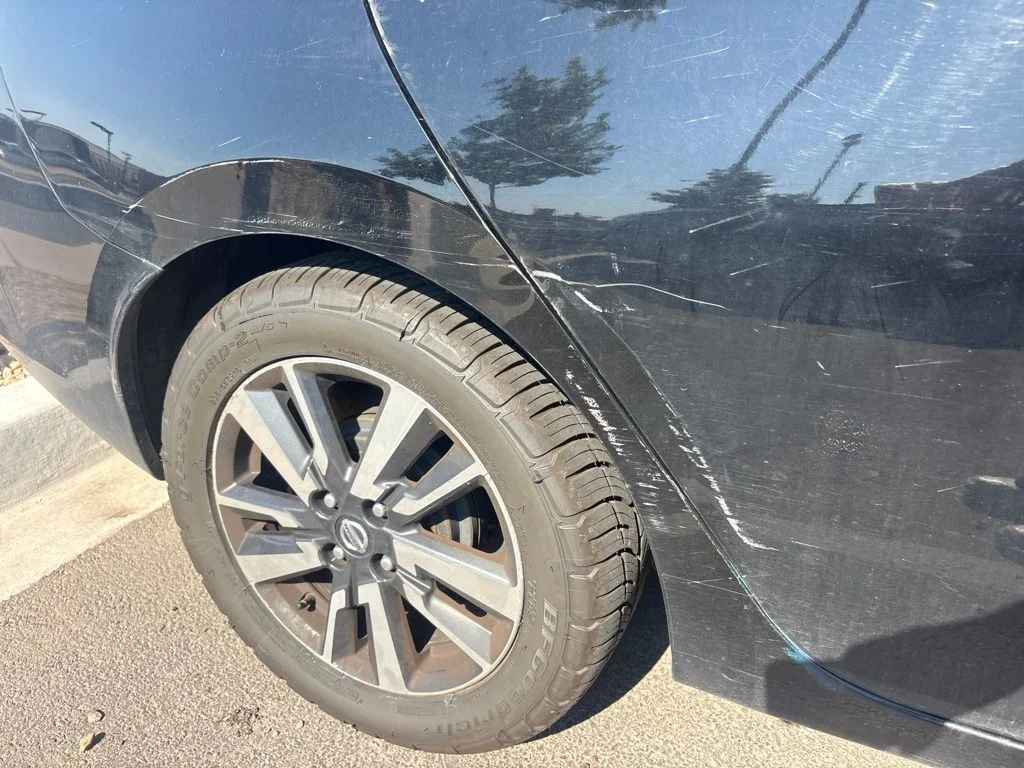 Used 2021 Black Nissan 1.6 SV image 10