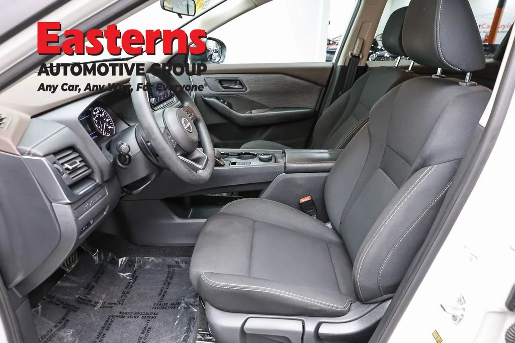 Used 2023 White Nissan S image 13
